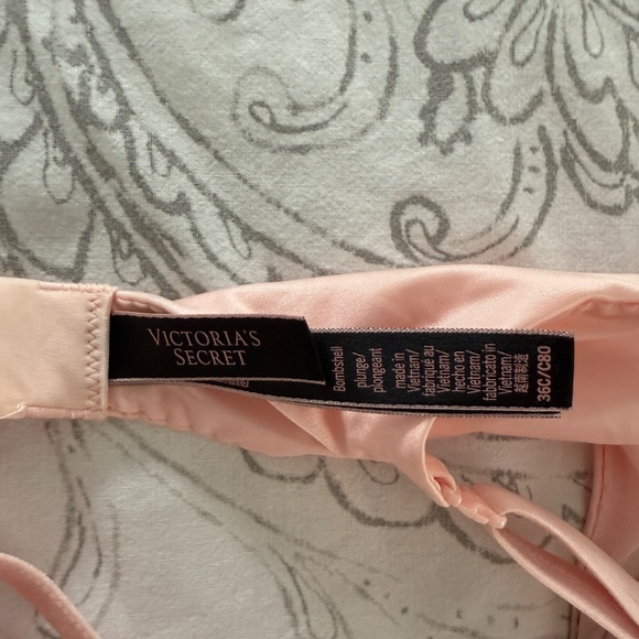 Authentic Victoria Secret Bombshell Add-2-Cups Push-Up Bra 36C Pink NWOT - Picture 5 of 6
